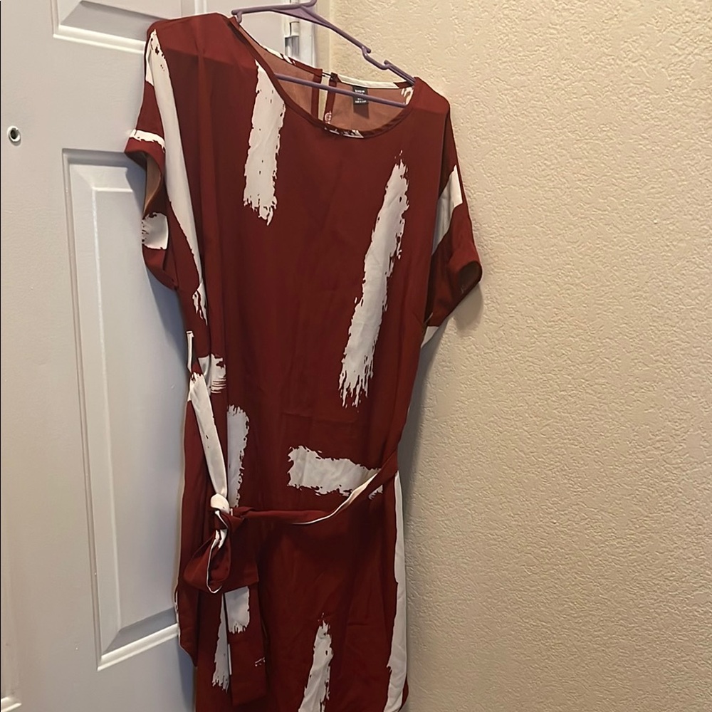Women’s Rust and White Abstract Print Dress